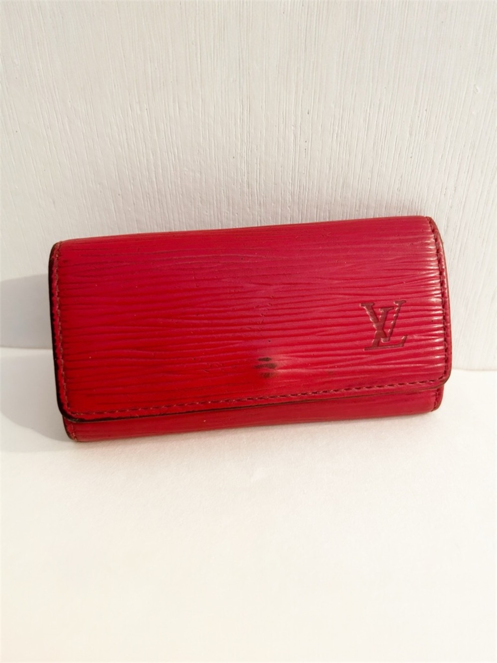 Louis Vuitton Authentic 4-Hook Key Holder in Castillian Red Epi Leather VTG